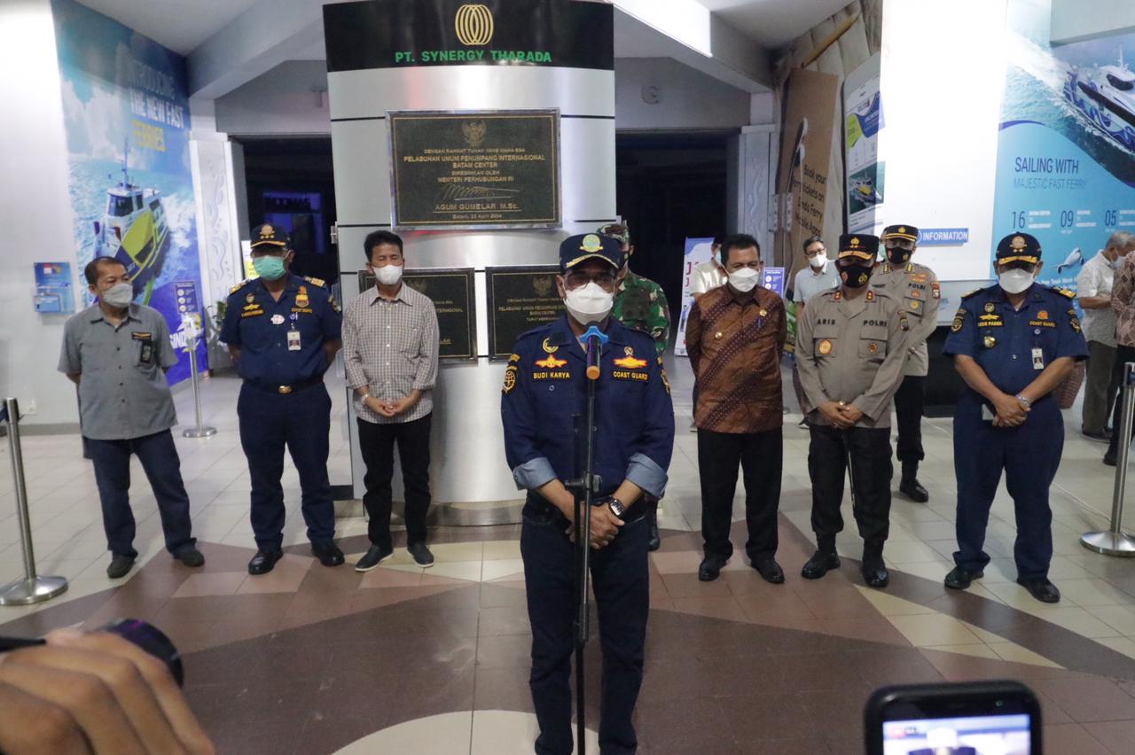 Mentri Perhubungan Tinjau Arus Penumpang Luar Negri di Batam