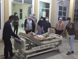 Salahsatu pasien RSUD Tg Batu saat hendak berangkat ke Balai Karimun