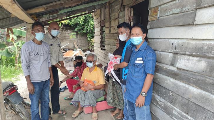 Jelang Lebaran, Wartawan Bersama PT Timah Berbagi Paket Sembako