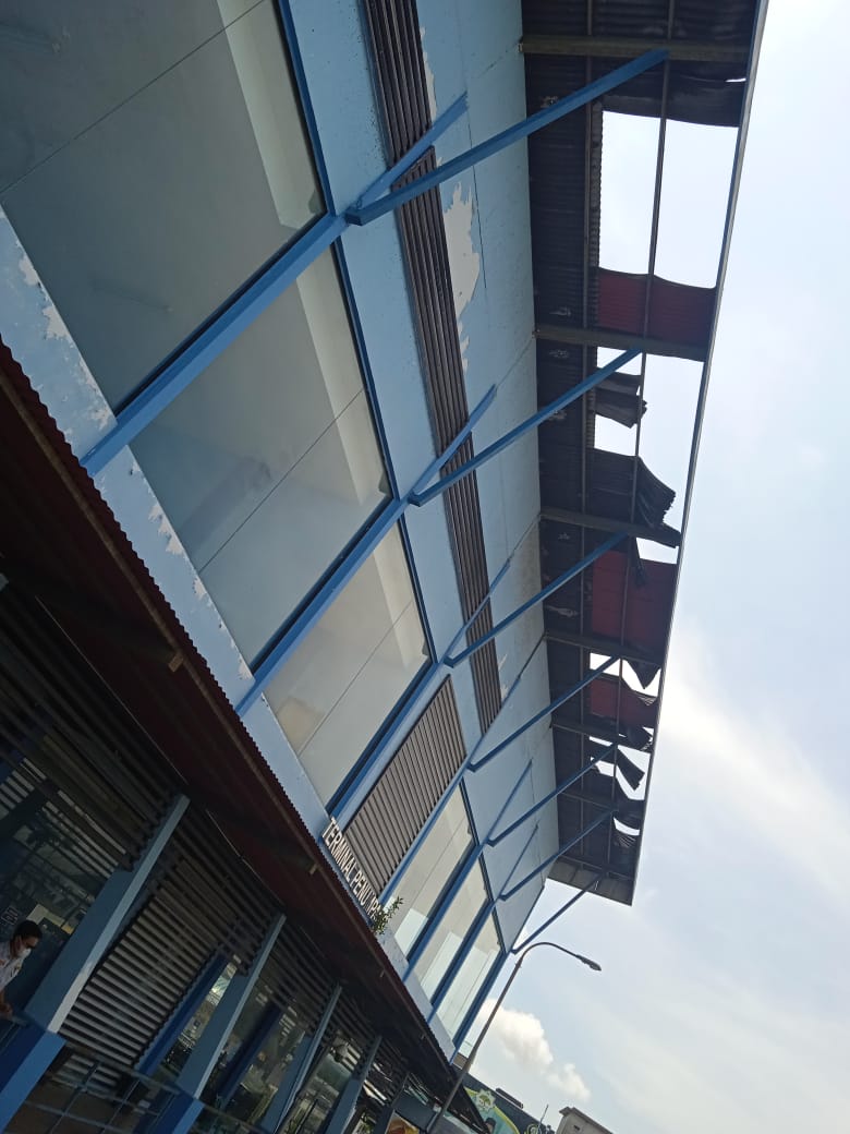 Atap terminal pelabuhan Tanjunbatu