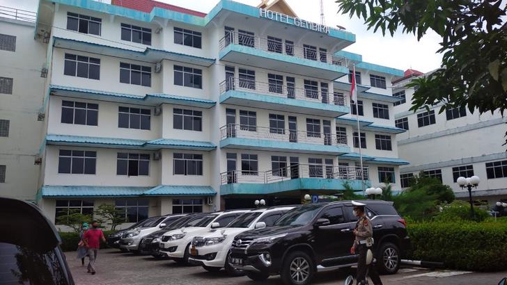 Gubernur Kepri Tinjau Isolasi Terpusat di Hotel Gembira Tanjungbatu Gubernur Kepri Tinjau Isolasi Terpusat di Hotel Gembira Tanjungbatu