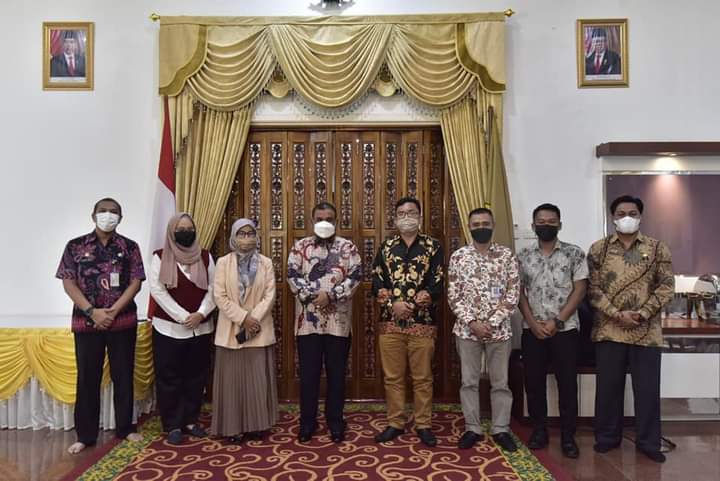 Kegiatan Literasi. Mendorong Masyarakat Menggunakan Internet Secara Cerdas Kegiatan Literasi. Mendorong Masyarakat Menggunakan Internet Secara Cerdas