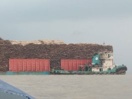 Tugboat Sindo Perkasa I, usai menabrak jaring nelayan