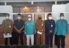 Dua anggota DPRD Provinsi Kepri, Ery Suandi dan Taufik, saat di UPT Samsat Tanjungbatu