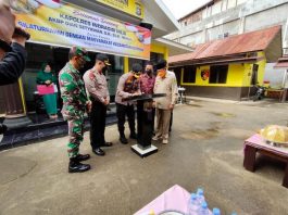 Kapolres Inhil saat Resmikan bangunan Mapolsek Kateman