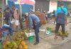 Pedagang durian di Pasar Tani Tanjungbatu