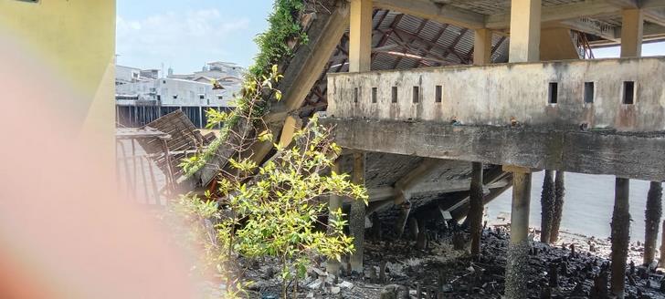 Video Detik-detik Pelabuhan di Kuala Enok Ambruk Akibat Tanah Longsor