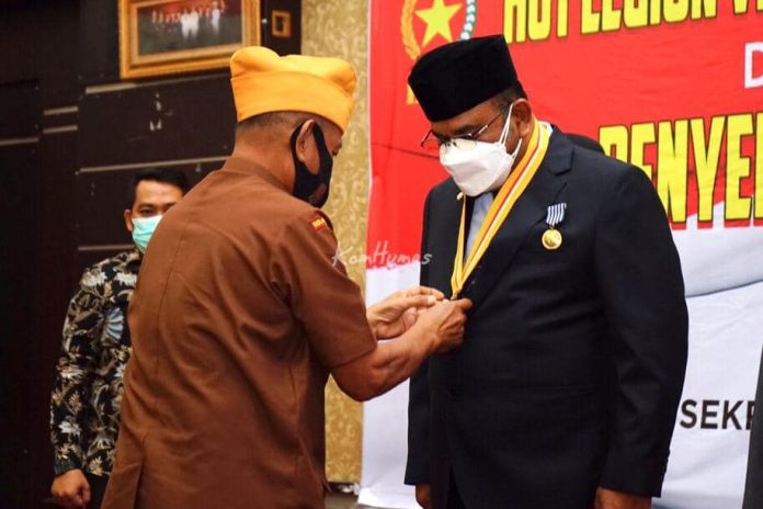Bupati terima penghargaan LVRI