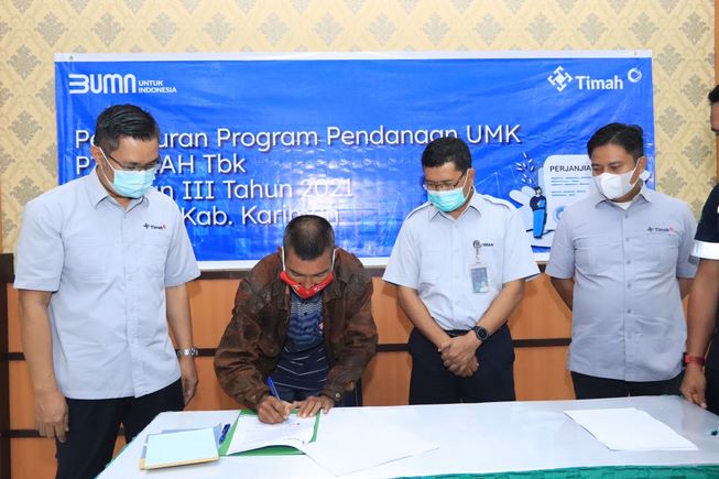 PT Timah Tbk kembali menyalurkan dana dalam Program Pendanaan Usaha Menengah Kecil (PUMK) Triwulan III Tahun 2021 bagi 50 dengan nilai Rp1,5 miliar PT Timah Tbk kembali menyalurkan dana dalam Program Pendanaan Usaha Menengah Kecil (PUMK) Triwulan III Tahun 2021 bagi 50 dengan nilai Rp1,5 miliar
