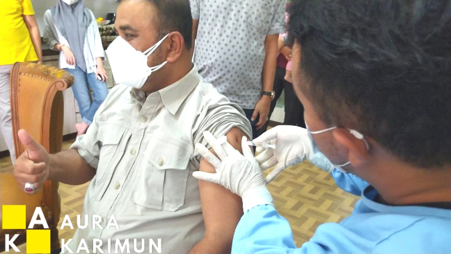 Bupati Aunur Rafiq Sudah Disuntik Vaksin, Dosis Kedua Disuntik September
