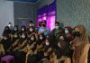 Anggota Kodim 0314 lnhil bersama pelajar