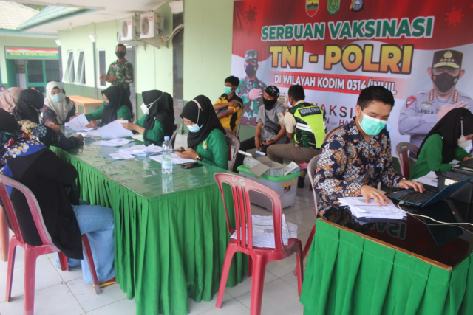 TNI Gelar Serbuan Vaksin Dosis 2