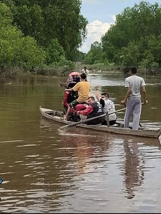 Gunakan Perahu Minimalis Setelah Layani Masyarakat, Dokter Rano: Ngeri-ngeri Sedap