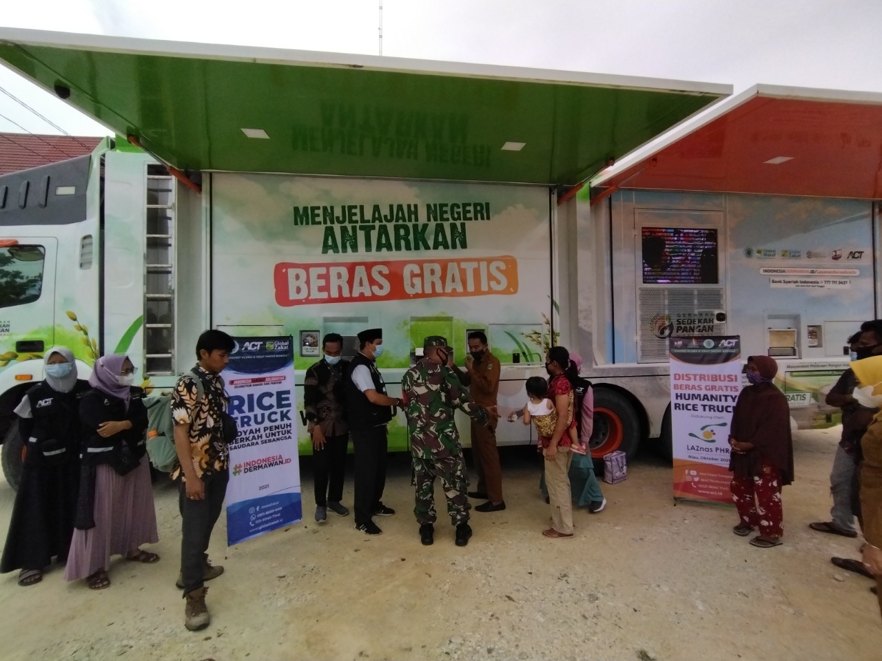 Humanity Rice Truck ACT Salurkan 3 Ton Beras Gratis