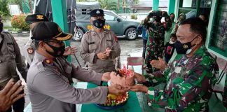 Kejutan Kapolsek Kundur di HUT TNI ke-76