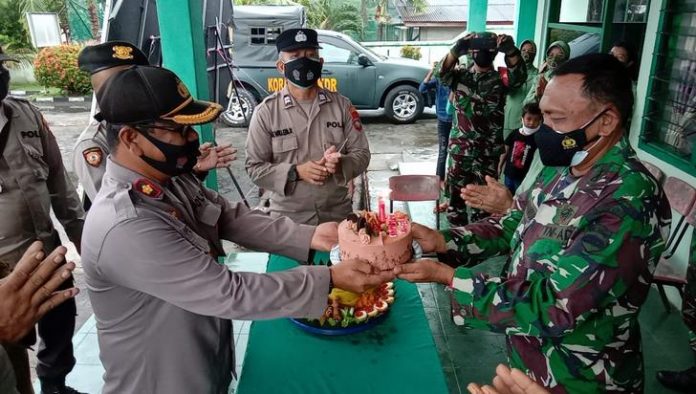 Kejutan Kapolsek Kundur di HUT TNI ke-76