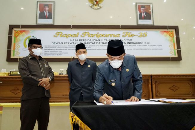Bupati Indragiri Hilir H. M. Wardan menghadiri Rapat Paripurna Ke - 25 Masa Persidangan III Tahun Sidang 2021 DPRD Kabupaten Indragiri Hilirl Bupati Indragiri Hilir H. M. Wardan menghadiri Rapat Paripurna Ke - 25 Masa Persidangan III Tahun Sidang 2021 DPRD Kabupaten Indragiri Hilirl