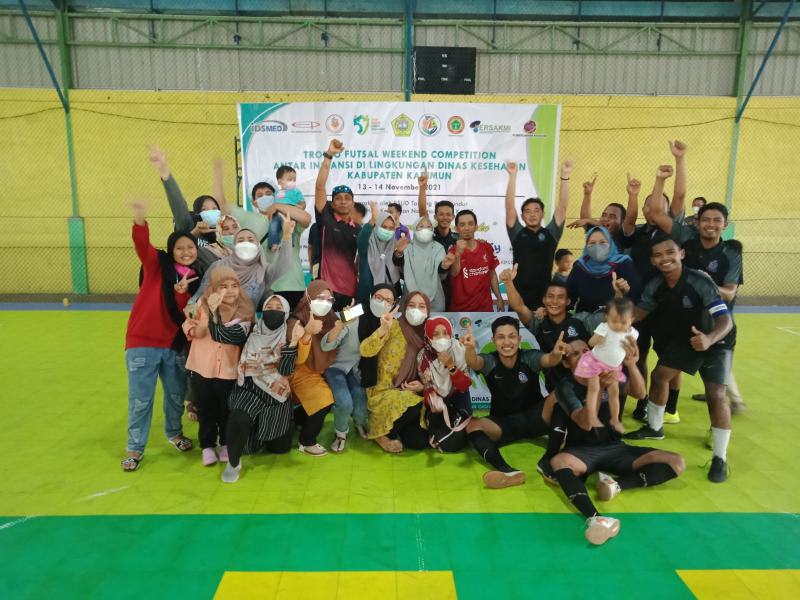 UPT Puskesmas Kundur Barat Berhasil Raih Juara 1 Pada Turnamen Futsal Hari Kesehatan Nasional Ke-57