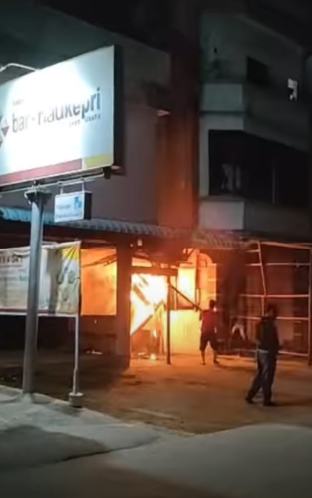 Tempat Jahit Pakaian Di Tagaraja, Kateman, Terbakar