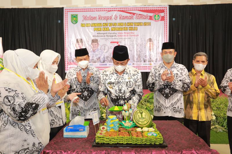 Bupati Inhil Menghadiri Resepsi dan Ramah Tamah Dalam Rangka HUT Ke-76 PGRI dan HGN Tahun 2021 PGRI Kabupaten Inhil