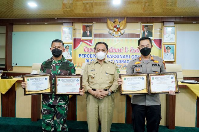 Bupati Inhil Memimpin Rapat Kordinasi dan Evaluasi Percepatan Vaksinasi Covid-19