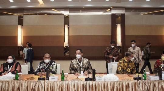 Bupati Indragiri Hilir HM Wardan Menghadiri Rapat Umum Pemegang Saham Luar Biasa (RUPS-LB) Bank Riau Kepri