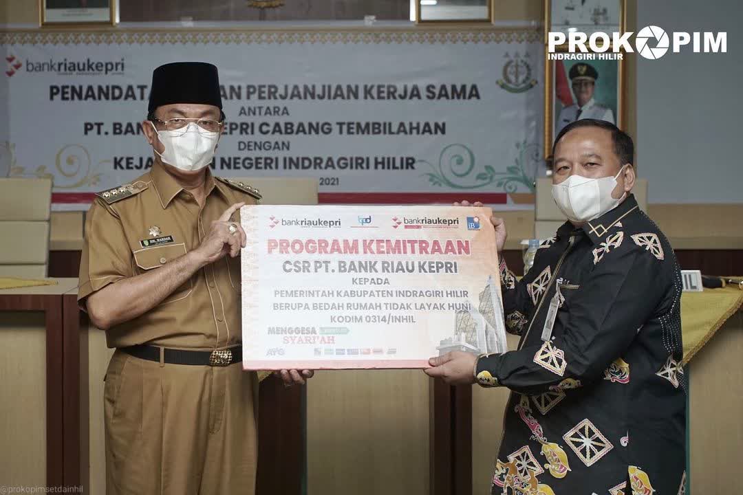 (Foto) HM Wardan Saksikan Penandatanganan Kerjasama PT Bank Riau Kepri dengan Kejari Inhil