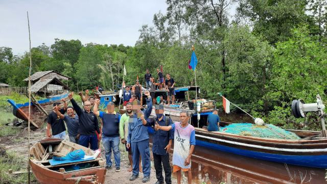 Kapal Isap Timah Beroperasi Diduga Tanpa Sosialisasi, Masyarakat Sawang Selatan Ancam Turun Ke Kapal