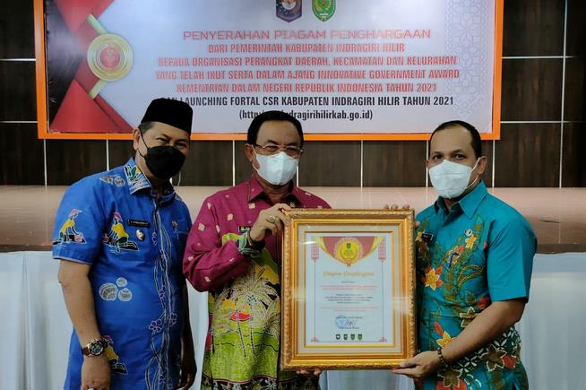 Penyerahan Penghargaan, piagam Innovative Government IGA Award (IGA)