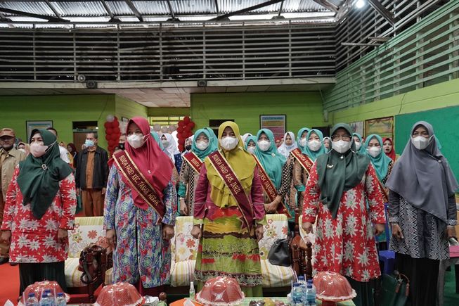 Bunda Paud Inhil Hj. Zulaikhah Wardan Saksikan Pengukuhan Pokja Bunda Paud Se-Kecamatan Tanah Merah