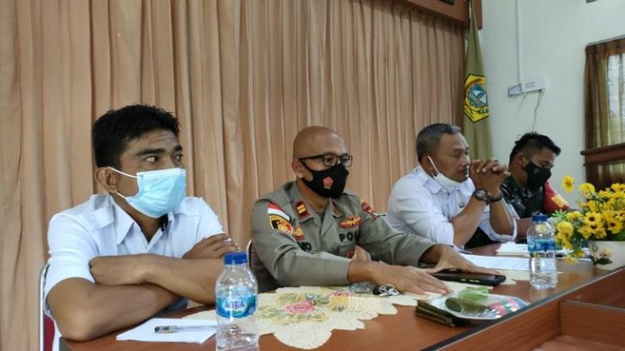 kasi Disperindag Karimun, Kapolsek Kuta, camat Kuta dan Danramil 03 Kundur