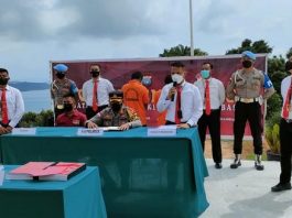 Kapolres Kepulauan Anambas, AKBP Syarifudin Semidang Sakti,S.I.K, saat memberikan keterangan pada konferensi pers di Mako Polres Kepulauan Anambas, Senin (27/12/2021).