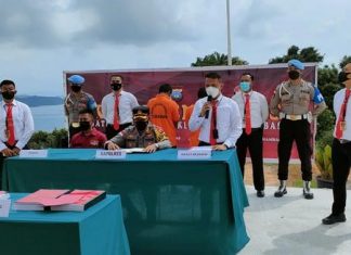 Kapolres Kepulauan Anambas, AKBP Syarifudin Semidang Sakti,S.I.K, saat memberikan keterangan pada konferensi pers di Mako Polres Kepulauan Anambas, Senin (27/12/2021).