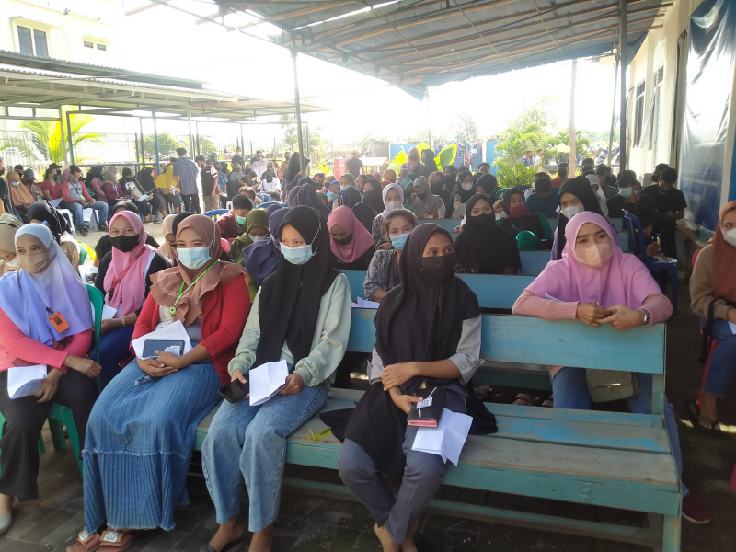 Tim Nakes Kodim 0314/Inhil Kembali Serbuan Vaksinasi Dosis 2 Di Pulau Burung Tim Nakes Kodim 0314/Inhil Kembali Serbuan Vaksinasi Dosis 2 Di Pulau Burung
