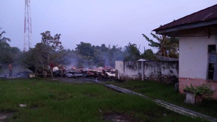Rumah Dinas Camat Kuindra usai dilalap api