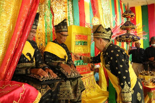 Kukuhkan LAMR Kecamatan Mandah, Ini Pesan Ketua MKA LAMR Inhil Datok Sri Ferryandi