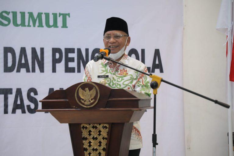 upati Asahan menyampaikan sambutannya dan ucapan terimakasih setelah menerima penghargaan sebagai Tokoh Peduli Pendidikan Islam