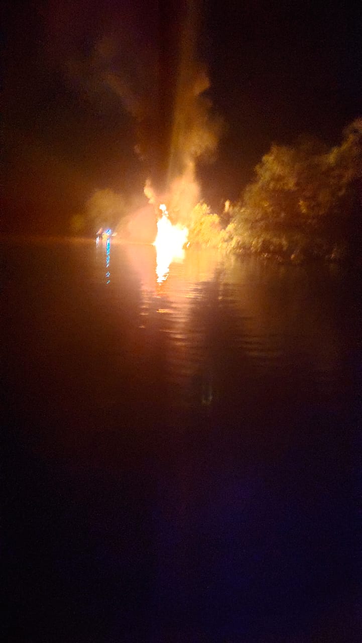 Kapal Motor di Sungai Indragiri Terbakar