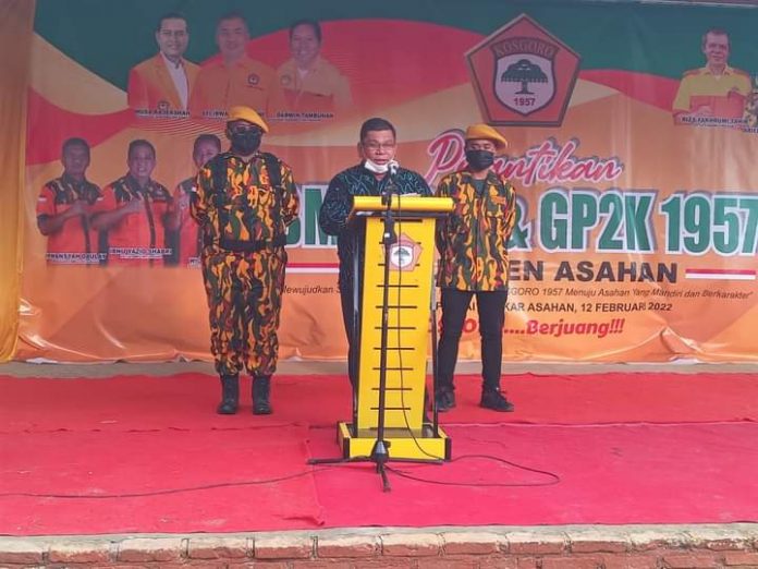 Bupati Asahan diwakili oleh Kepala Badan Kesbangpol Asahan menyampaikan Pidato secara tertulis pada acara Pelantikan BM Kosgoro dan GP2K Kabupaten Asahan