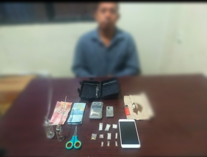 Polisi Tangkap Pelaku Narkoba Di Kos-Kosan Pulau Burung