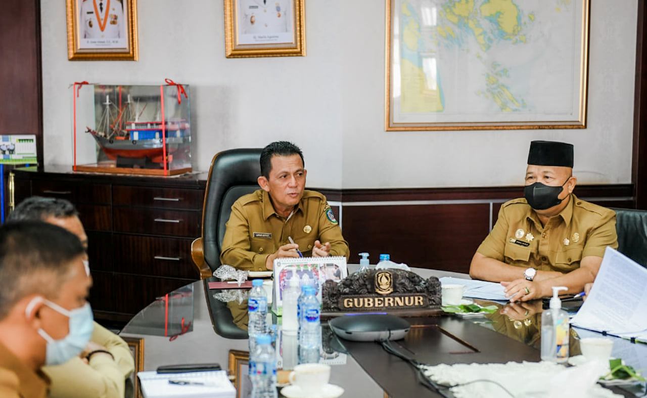 Keseriusan Gubernur Kepri Memperluas Bandara RHA di Karimun Dibuktikan, Langsung Rapat Usai Pulang Dari Karimun