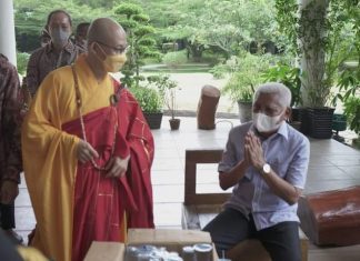 Kunjungan Bupati Asahan, H Surya ke vihara saat perayaan Imlek