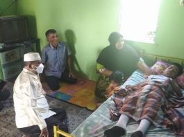 Penderita KGB, M Fauzi Muttakin, bersama Bupati karimun, Kadiskes Karimun dan kedua orang tua Fauzi