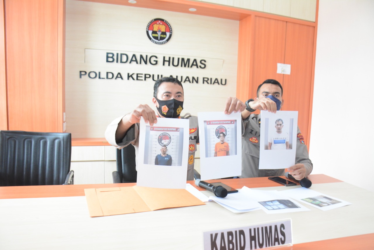 konfrensi pers Polda Kepri