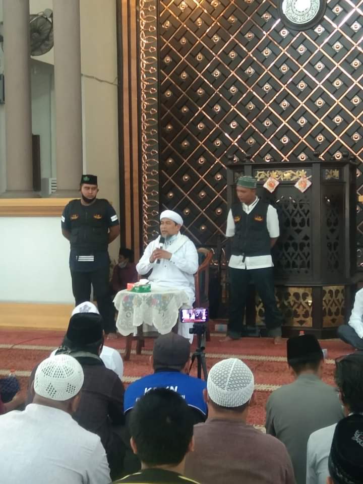 Almukarrom Zulkifli Muhammad Ali, LC, MA Sampaikan Tausyiah Agama di Mesjid Agung H. Achmad Bakrie Kisaran.