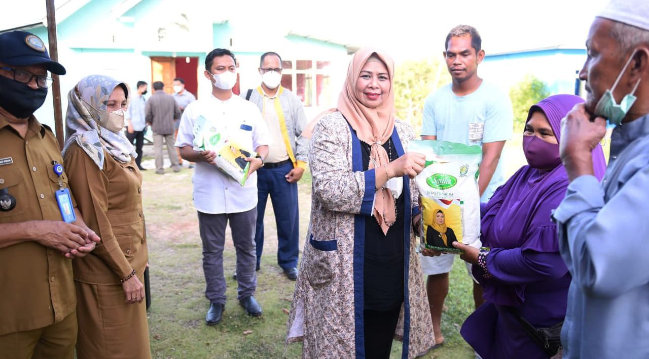 PKK Provinsi Kepri Gelar Baksos di Kampung Panglong Bintan