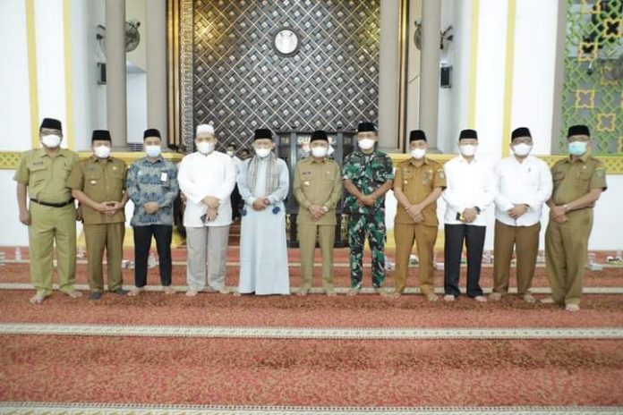 Bupati Asahan Foto bersama dengan seluruh unsur muspida usai Peringatan Isra Mi'raj 1443 H/2022 M