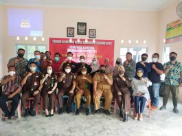 Foto bersama usai peresmian kampung RJ oleh Kejaksaan