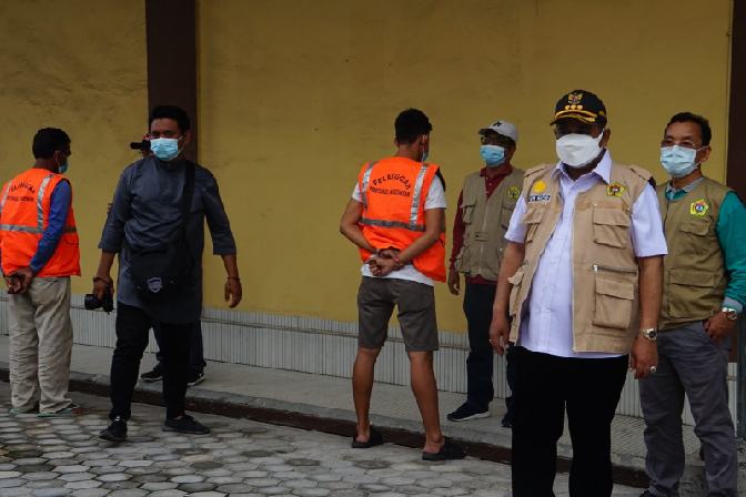 Bupati Karimun Pimpin Operasi Yustisi, Imbau Warga Patuhi Prokes Bupati Karimun Pimpin Operasi Yustisi, Imbau Warga Patuhi Prokes