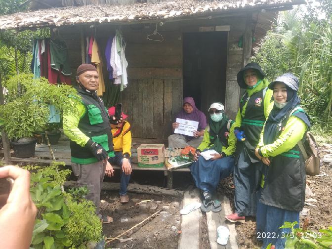 Komunitas Jumat Berbagi (KJB) Inhil Menyalurkan Paket Sembako Pada Kaum Dhuafa Desa Pengalihan Enok Komunitas Jumat Berbagi (KJB) Inhil Menyalurkan Paket Sembako Pada Kaum Dhuafa Desa Pengalihan Enok